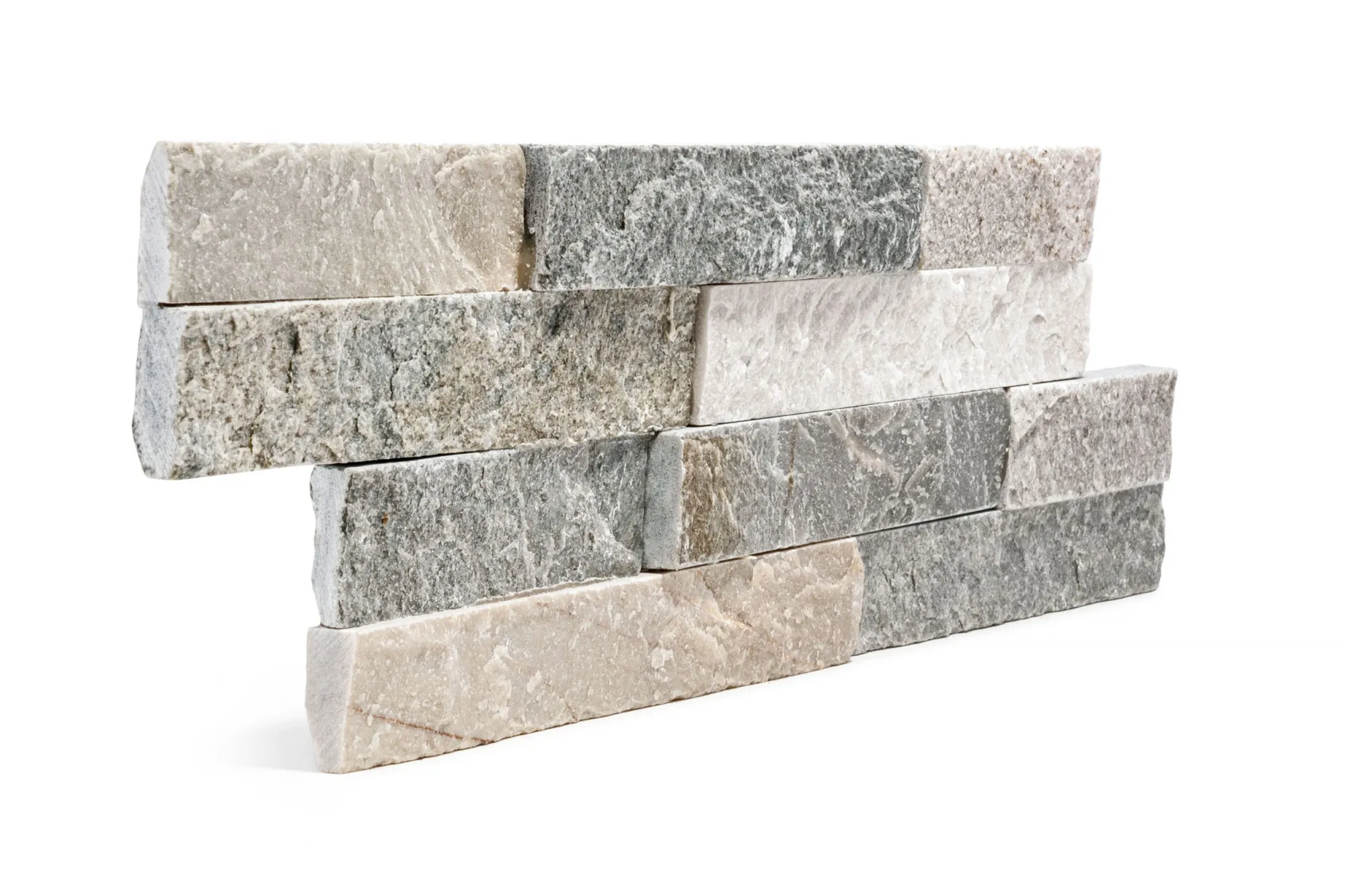 Kamień naturalny elewacyjny SLATE SZARY 10X35 łupek - ułozone na ścianie